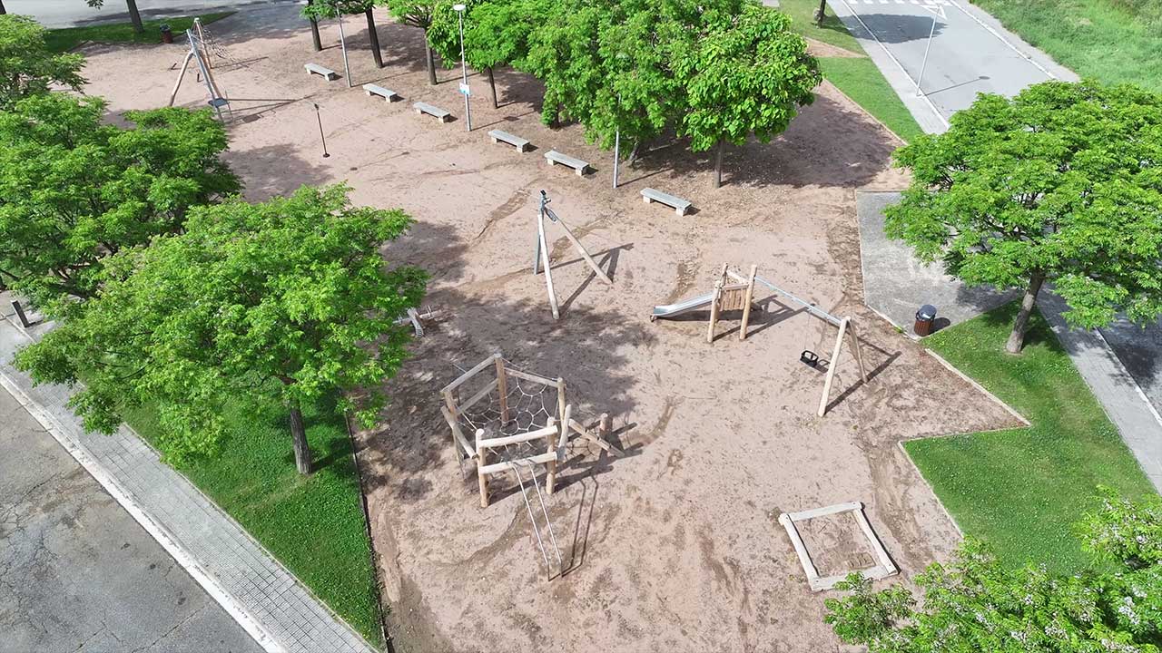 Parc infantil ROBÍNIA a l'Esquirol