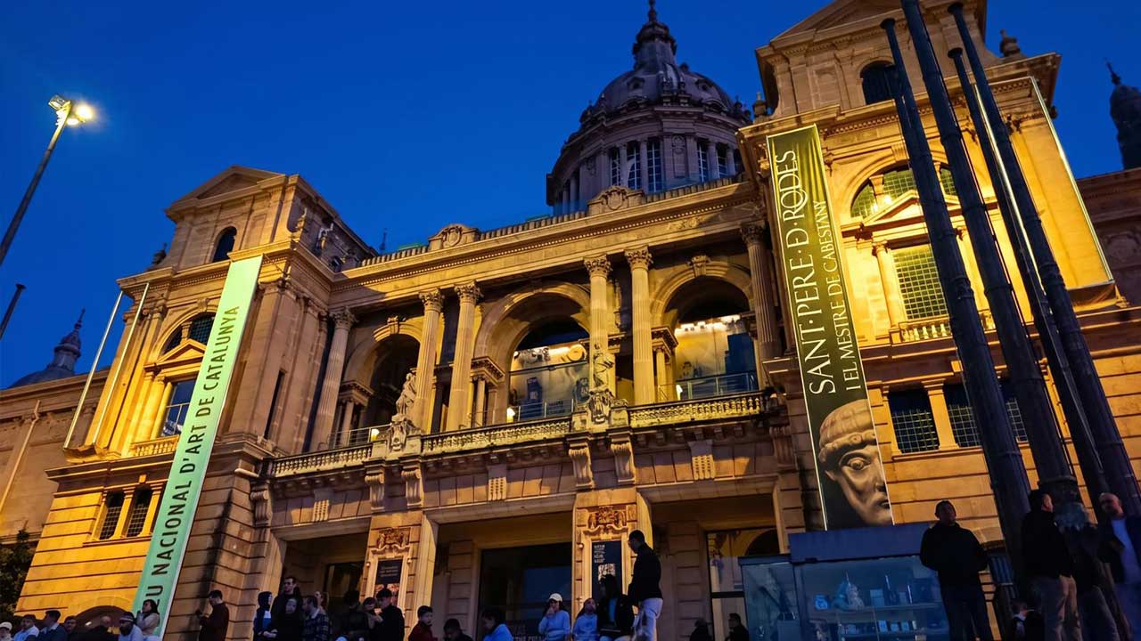 MILAN RGBW Floodlights illuminate the MNAC in Barcelona for the Tour de France