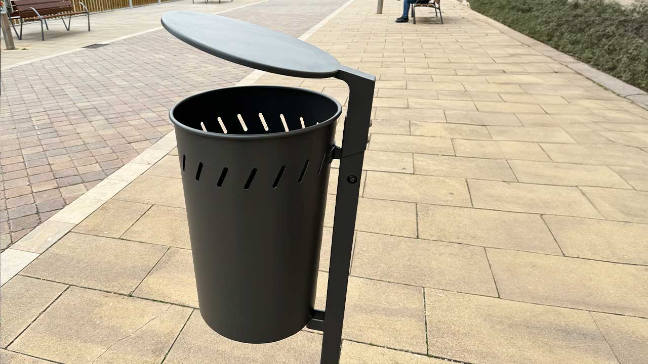 FAQs: What versions of the Litter Bin MUS are available?